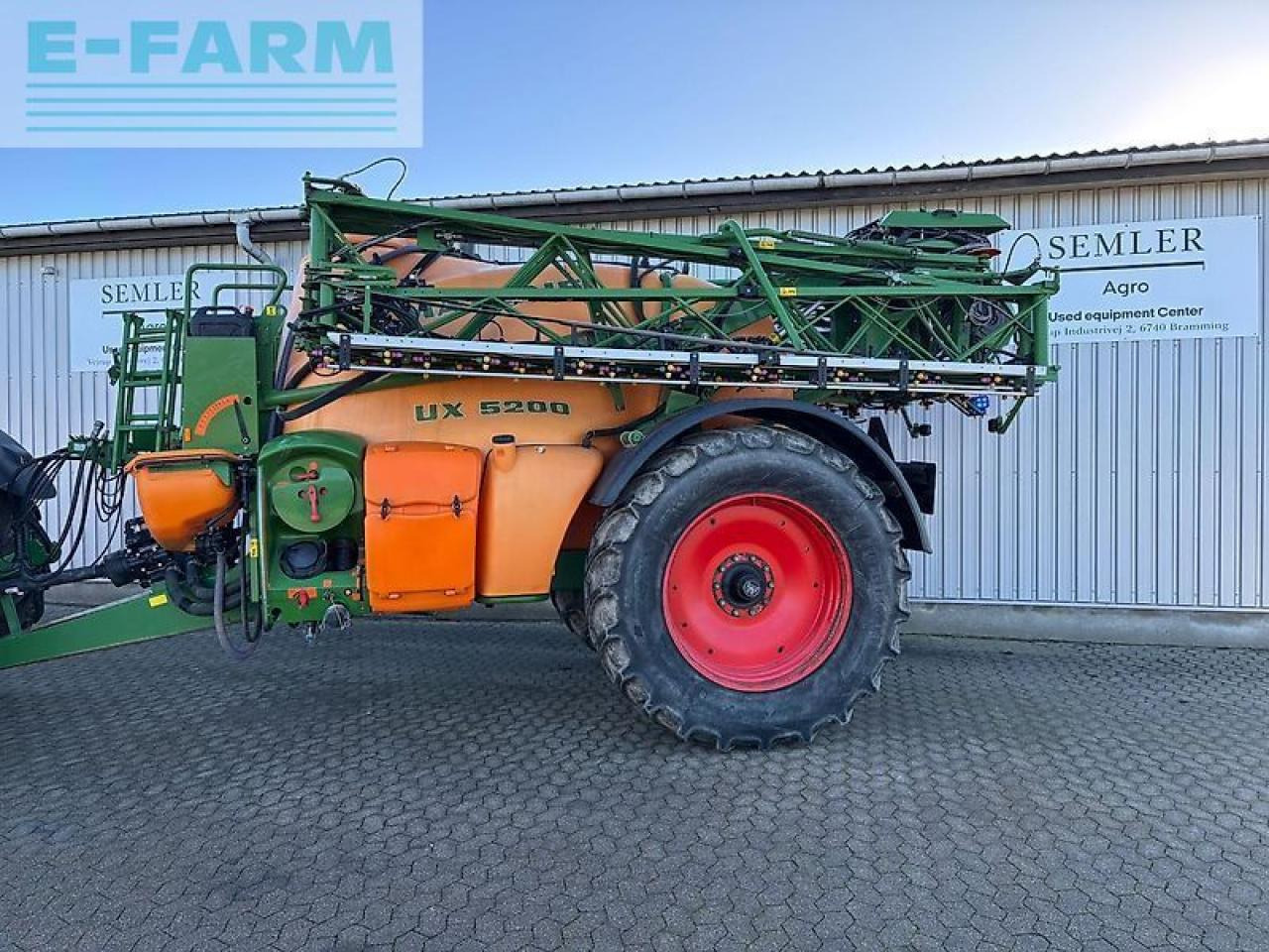 Amazone ux6200 - Vučena prskalica: slika Amazone ux6200 - Vučena prskalica Amazone ux6200 - Vučena prskalica: slika Amazone ux6200 - Vučena prskalica