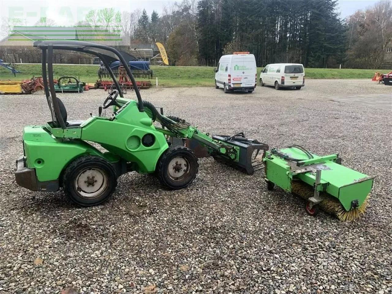 Avant 520 teleskop - Mini bager: slika Avant 520 teleskop - Mini bager Avant 520 teleskop - Mini bager: slika Avant 520 teleskop - Mini bager