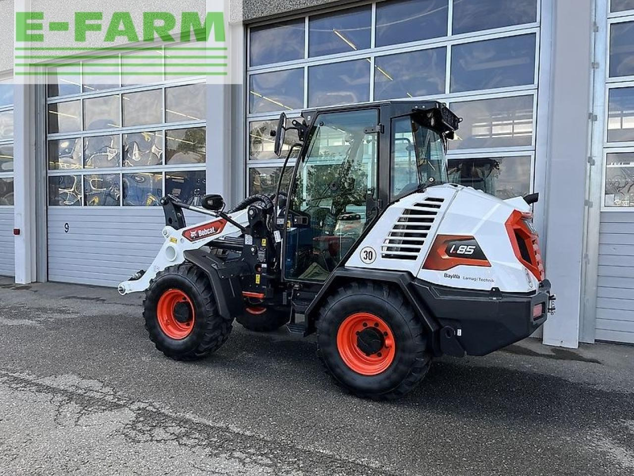 Bobcat l85e - Utovarivač na kotačima: slika Bobcat l85e - Utovarivač na kotačima Bobcat l85e - Utovarivač na kotačima: slika Bobcat l85e - Utovarivač na kotačima