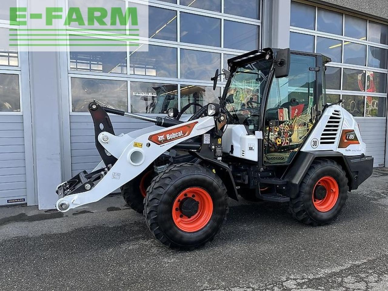 Bobcat l85e - Utovarivač na kotačima: slika Bobcat l85e - Utovarivač na kotačima Bobcat l85e - Utovarivač na kotačima: slika Bobcat l85e - Utovarivač na kotačima