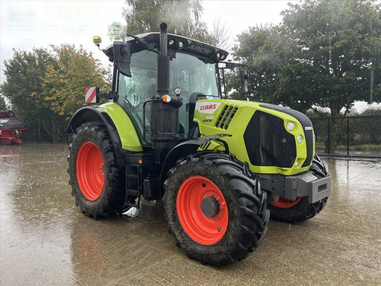 CLAAS ARION 530 - Traktor: slika CLAAS ARION 530 - Traktor CLAAS ARION 530 - Traktor: slika CLAAS ARION 530 - Traktor