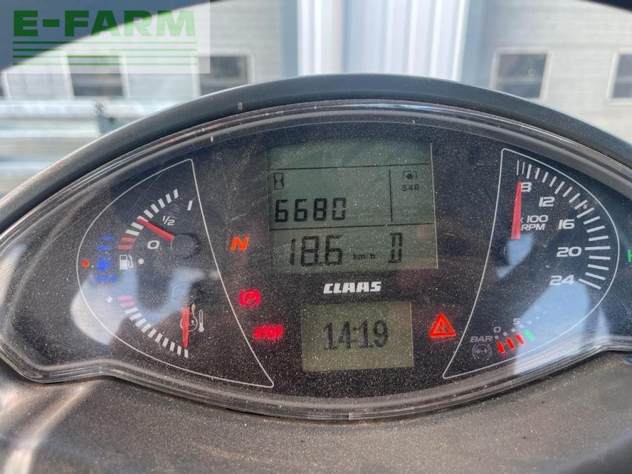 CLAAS ARION 630 CIS CIS - Traktor: slika CLAAS ARION 630 CIS CIS - Traktor CLAAS ARION 630 CIS CIS - Traktor: slika CLAAS ARION 630 CIS CIS - Traktor