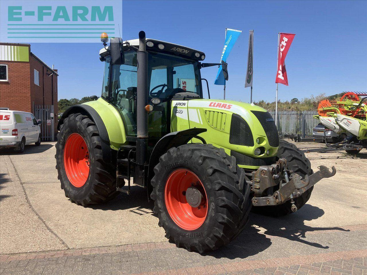 CLAAS ARION 640 - Traktor: slika CLAAS ARION 640 - Traktor CLAAS ARION 640 - Traktor: slika CLAAS ARION 640 - Traktor