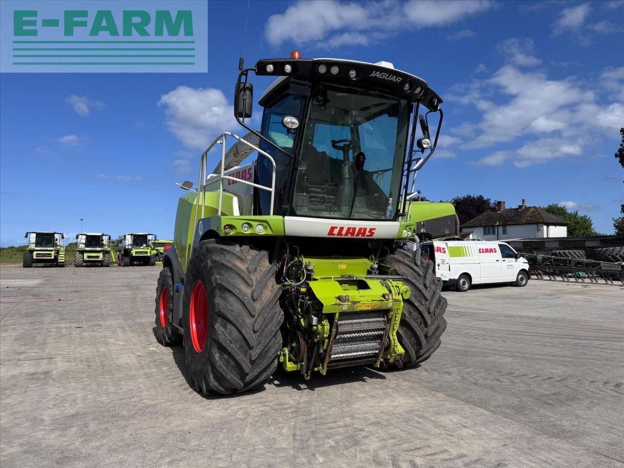 CLAAS JAGUAR 950 4WD - Silažni kombajn: slika CLAAS JAGUAR 950 4WD - Silažni kombajn CLAAS JAGUAR 950 4WD - Silažni kombajn: slika CLAAS JAGUAR 950 4WD - Silažni kombajn