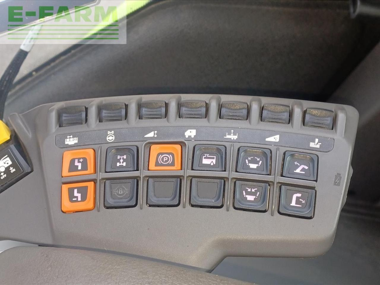 Silažni kombajn CLAAS JAGUAR 950 4WD: slika Silažni kombajn CLAAS JAGUAR 950 4WD