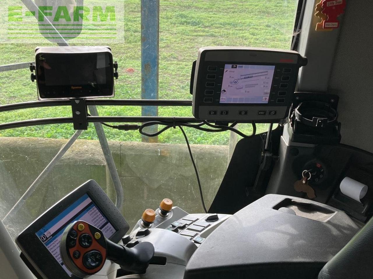 CLAAS LEXION 750 TT - Kombajn za žetvu: slika CLAAS LEXION 750 TT - Kombajn za žetvu CLAAS LEXION 750 TT - Kombajn za žetvu: slika CLAAS LEXION 750 TT - Kombajn za žetvu