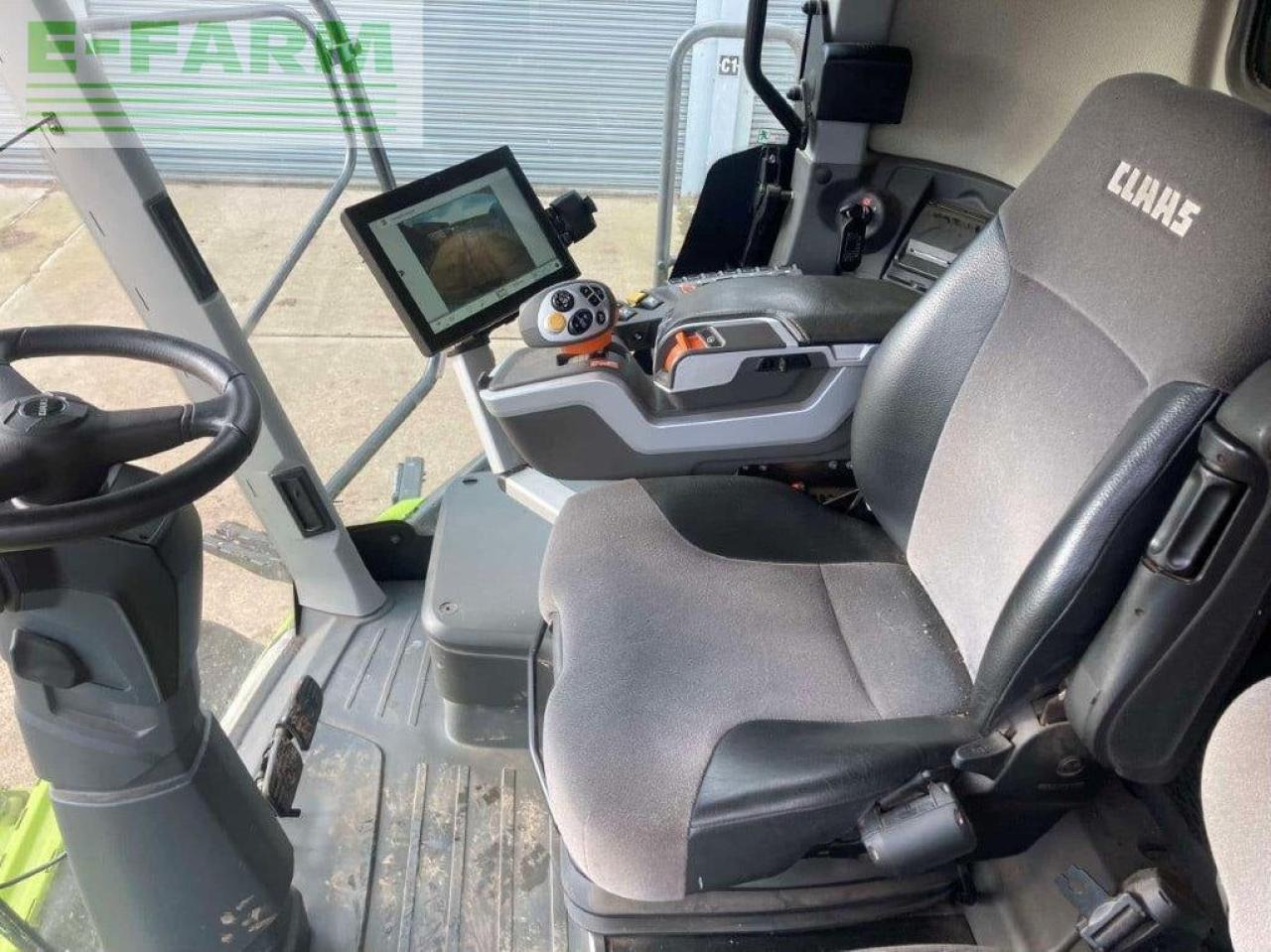 Kombajn za žetvu CLAAS LEXION 8700 TT: slika Kombajn za žetvu CLAAS LEXION 8700 TT