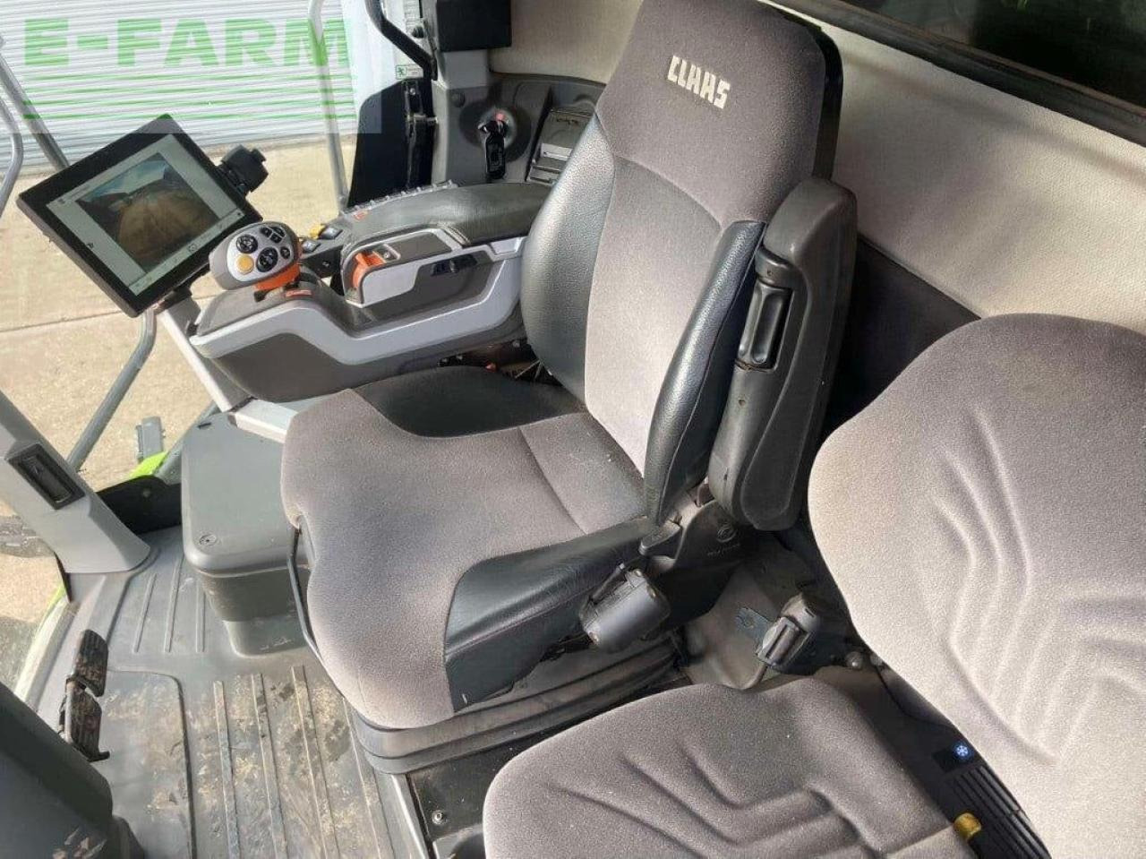 Kombajn za žetvu CLAAS LEXION 8700 TT: slika Kombajn za žetvu CLAAS LEXION 8700 TT