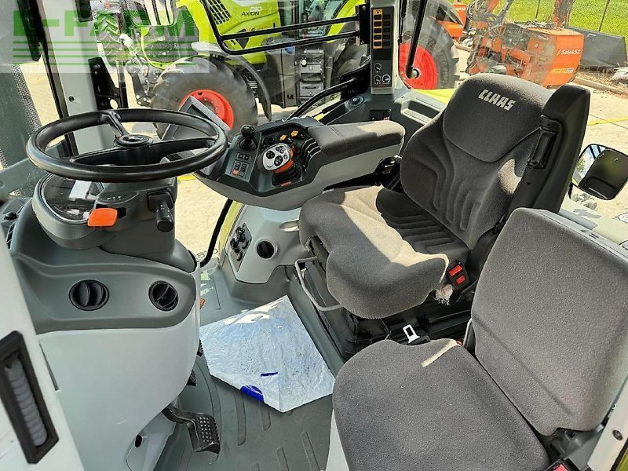 Traktor CLAAS arion 620 cebis hexa-shift CEBIS: slika Traktor CLAAS arion 620 cebis hexa-shift CEBIS
