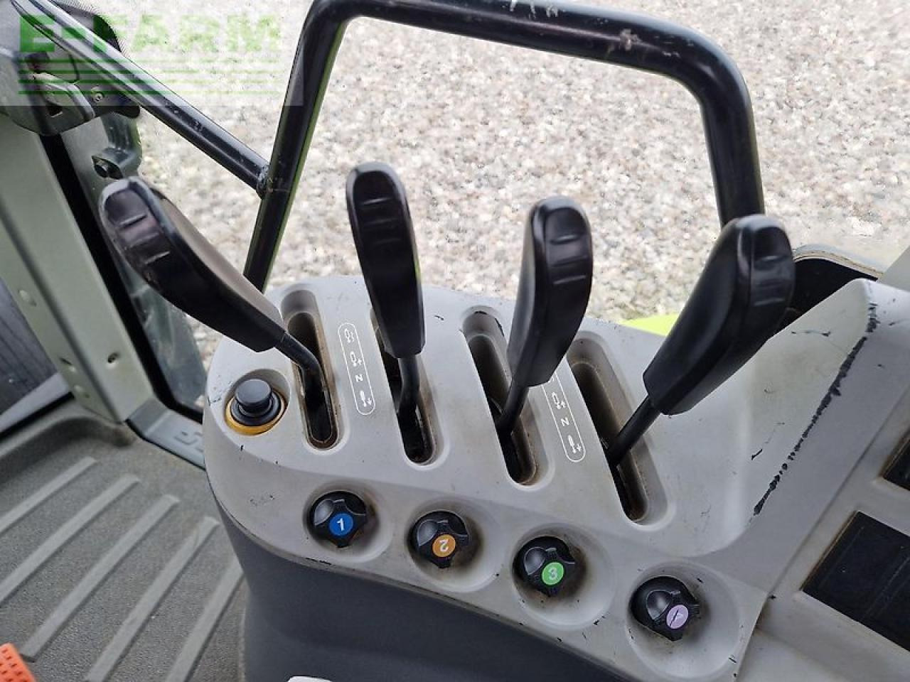 Traktor CLAAS arion 630 cis CIS: slika Traktor CLAAS arion 630 cis CIS