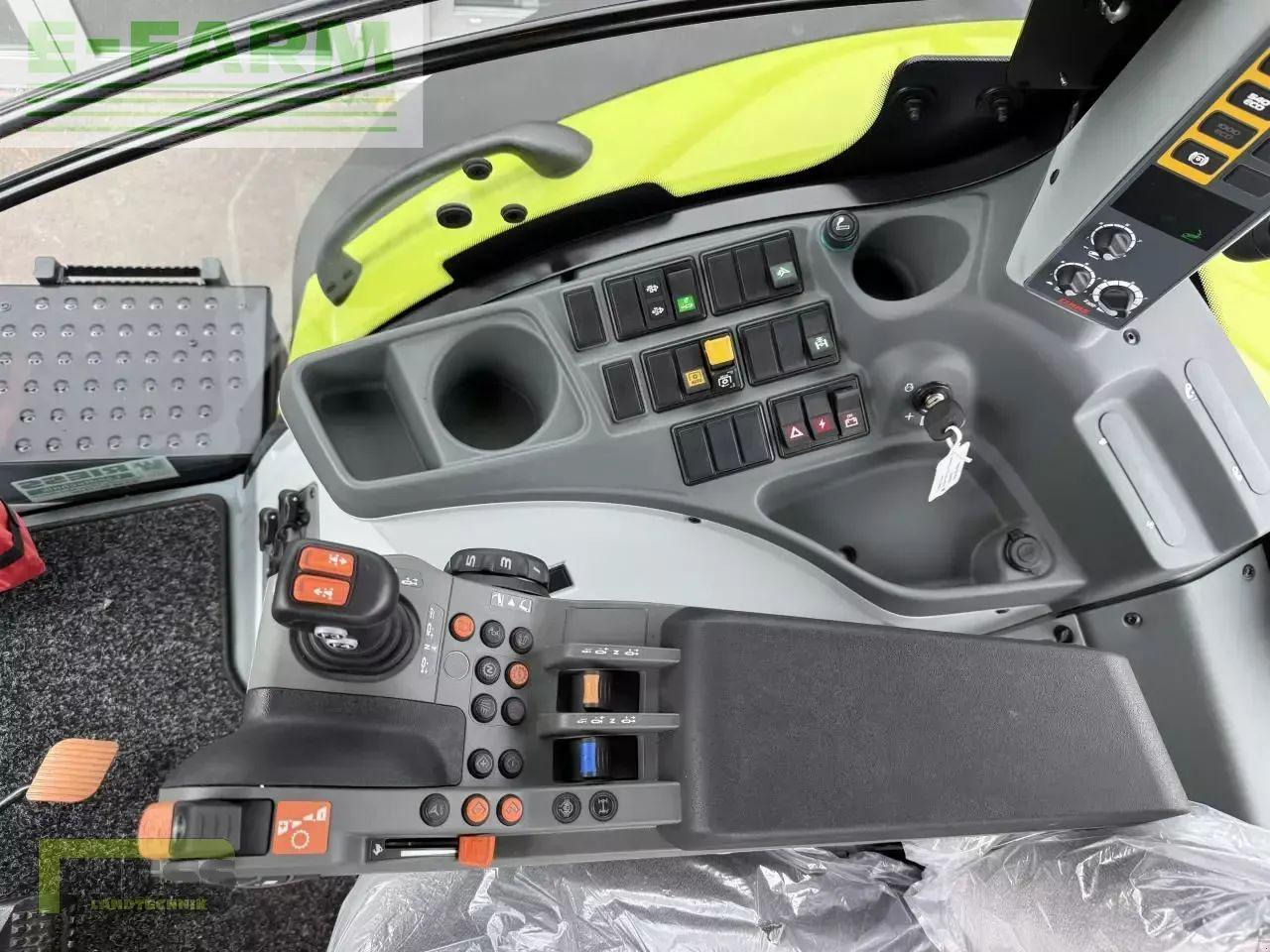 CLAAS axion 800 cis+ hexashift HEXASHIFT CIS+ - Traktor: slika CLAAS axion 800 cis+ hexashift HEXASHIFT CIS+ - Traktor CLAAS axion 800 cis+ hexashift HEXASHIFT CIS+ - Traktor: slika CLAAS axion 800 cis+ hexashift HEXASHIFT CIS+ - Traktor