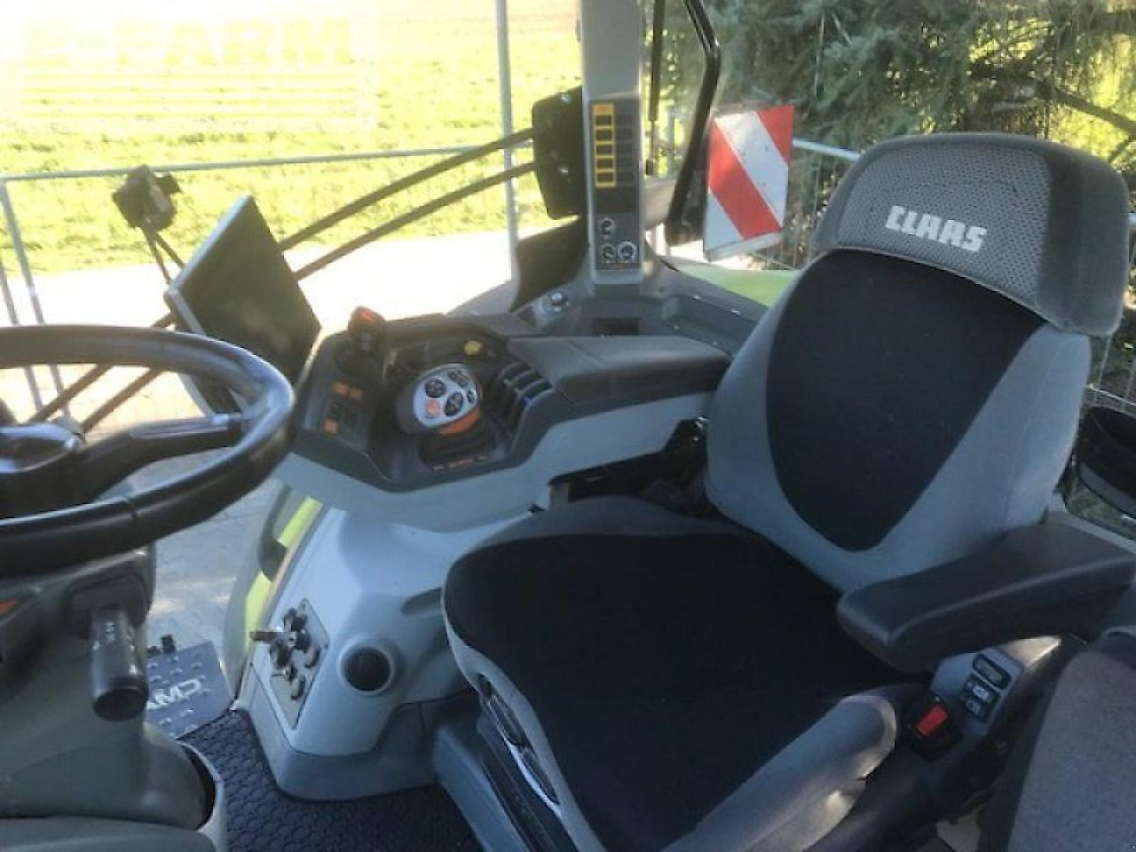 CLAAS axion 810 c-matic CMATIC - Traktor: slika CLAAS axion 810 c-matic CMATIC - Traktor CLAAS axion 810 c-matic CMATIC - Traktor: slika CLAAS axion 810 c-matic CMATIC - Traktor