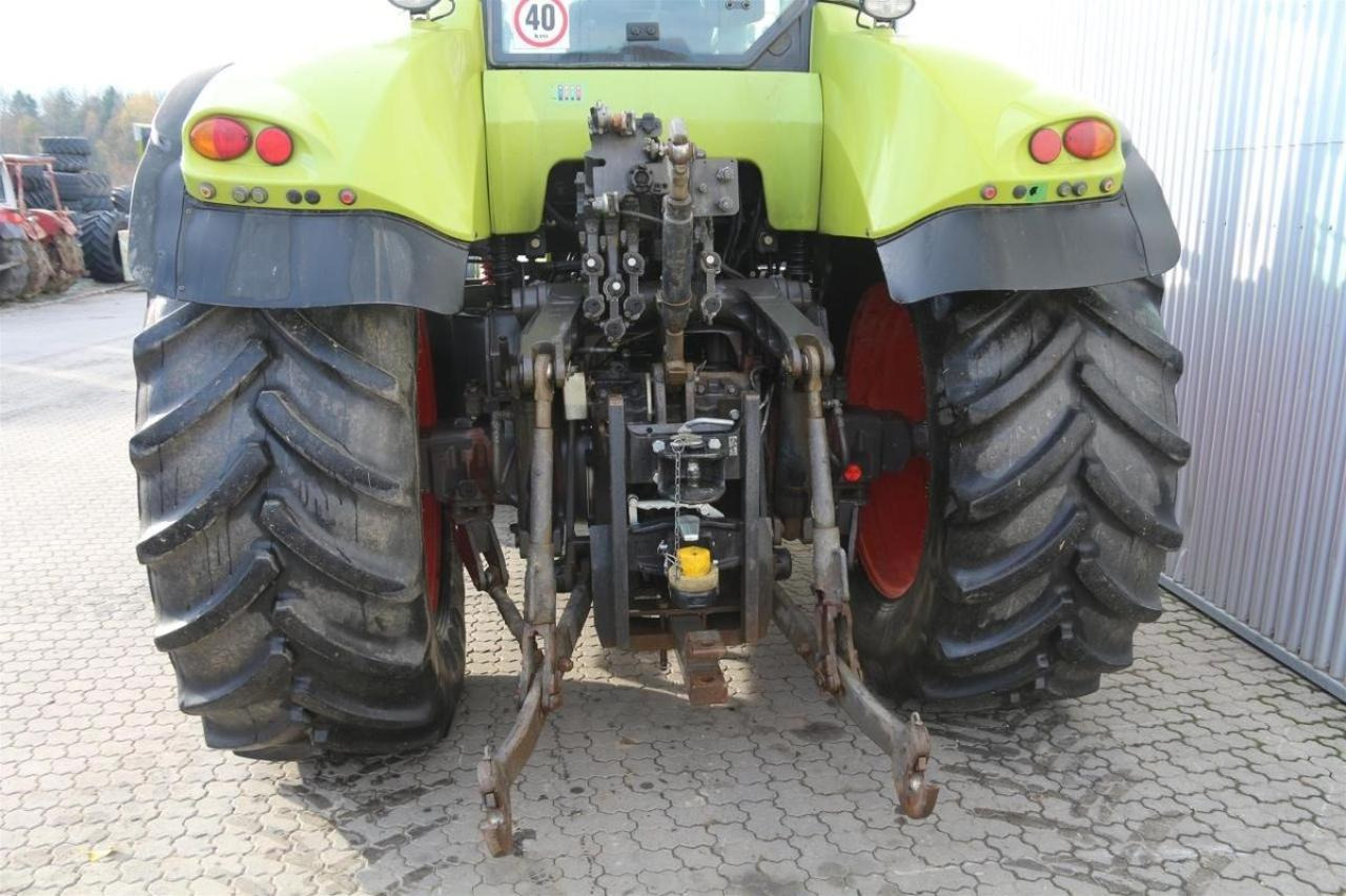 CLAAS axion 820 - Traktor: slika CLAAS axion 820 - Traktor CLAAS axion 820 - Traktor: slika CLAAS axion 820 - Traktor