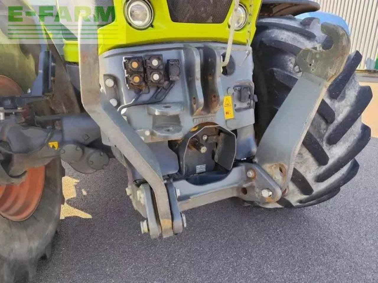Traktor CLAAS axion 870: slika Traktor CLAAS axion 870