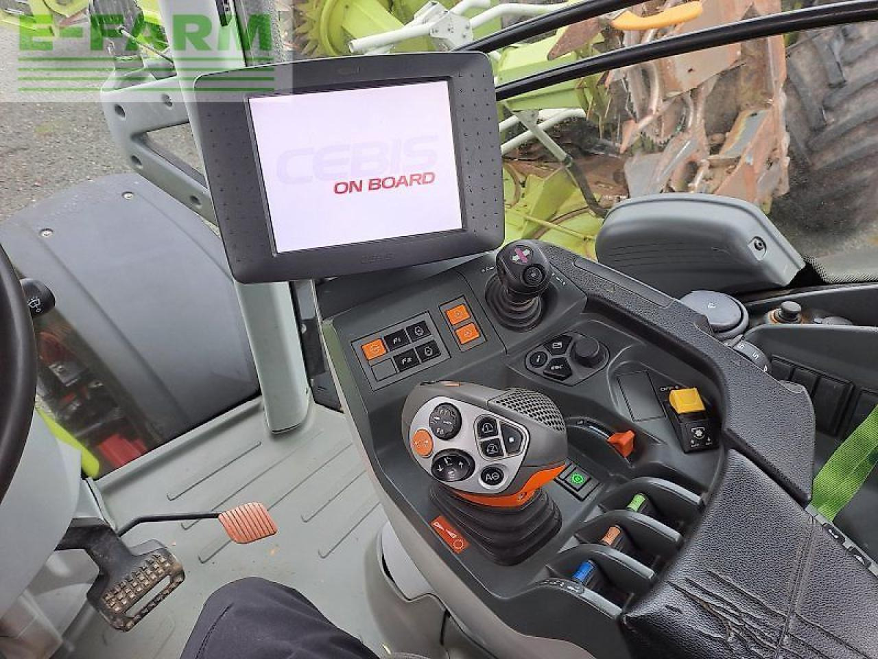 Traktor CLAAS axion 870 c-matic CMATIC: slika Traktor CLAAS axion 870 c-matic CMATIC