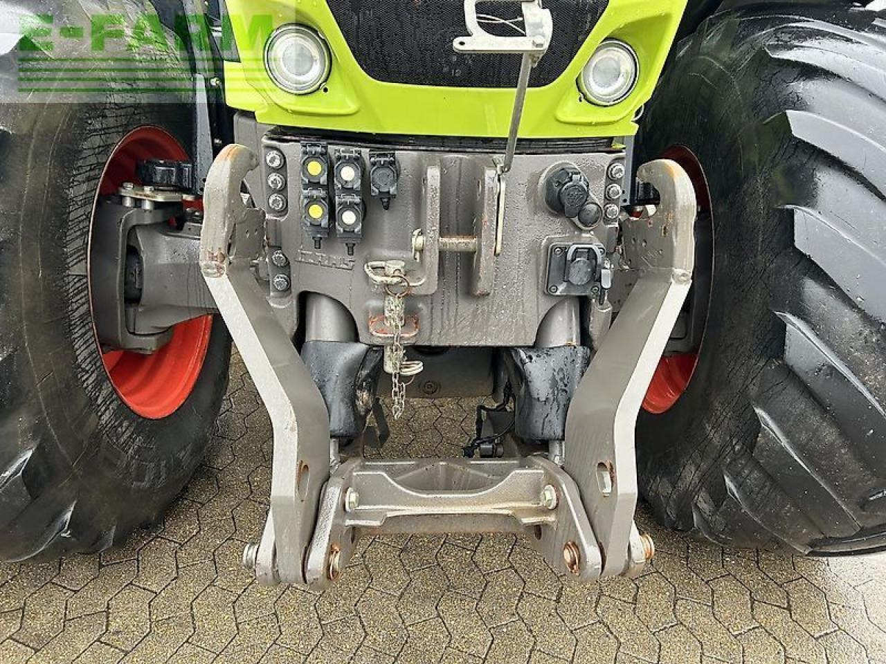CLAAS axion 930 - Traktor: slika CLAAS axion 930 - Traktor CLAAS axion 930 - Traktor: slika CLAAS axion 930 - Traktor