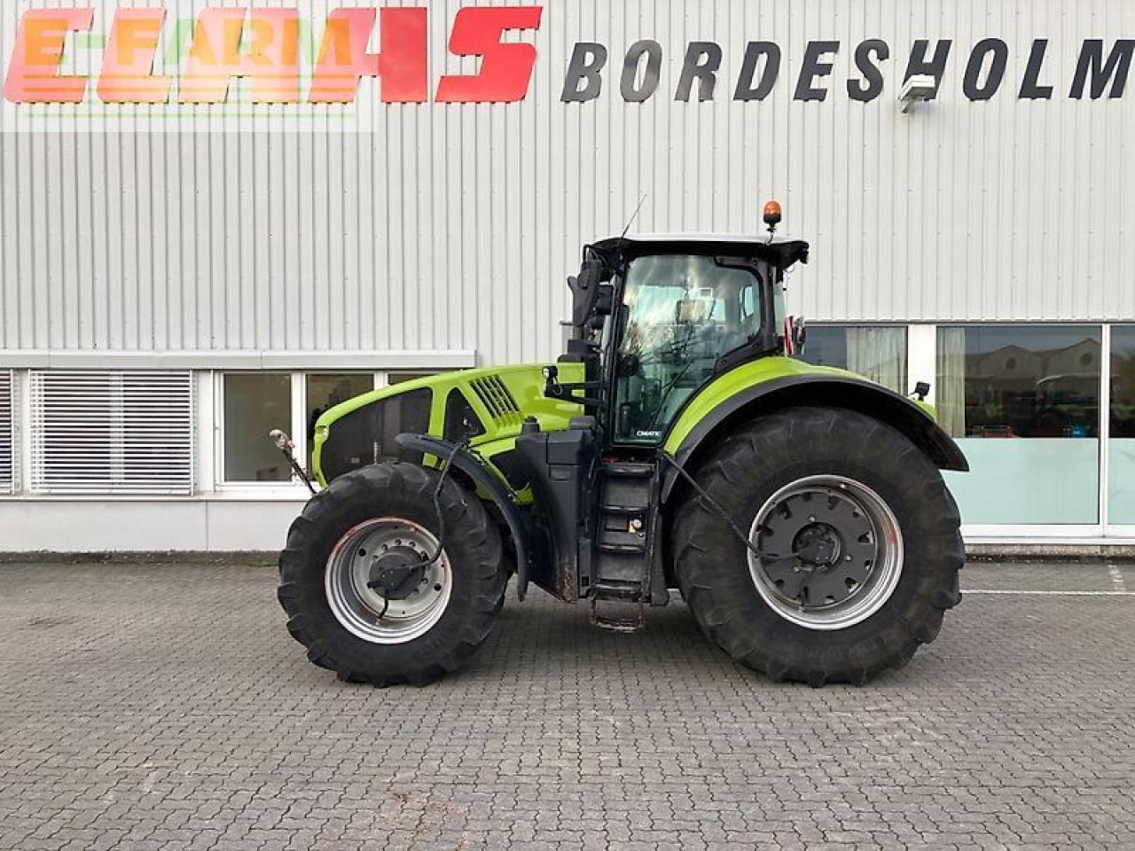 CLAAS axion 950 cmatic ctic - Traktor: slika CLAAS axion 950 cmatic ctic - Traktor CLAAS axion 950 cmatic ctic - Traktor: slika CLAAS axion 950 cmatic ctic - Traktor