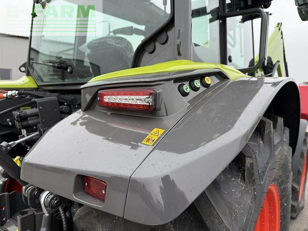 CLAAS axos 3.105 - Traktor: slika CLAAS axos 3.105 - Traktor CLAAS axos 3.105 - Traktor: slika CLAAS axos 3.105 - Traktor