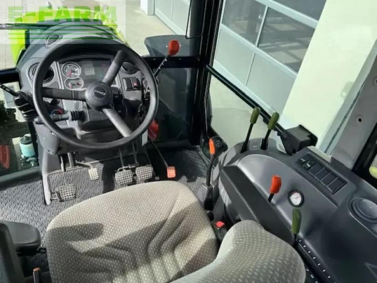 CLAAS axos 310 c C - Traktor: slika CLAAS axos 310 c C - Traktor CLAAS axos 310 c C - Traktor: slika CLAAS axos 310 c C - Traktor