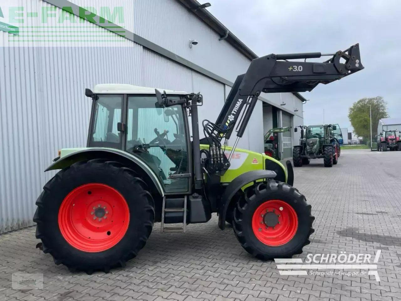 CLAAS celtis 426 - Traktor: slika CLAAS celtis 426 - Traktor CLAAS celtis 426 - Traktor: slika CLAAS celtis 426 - Traktor