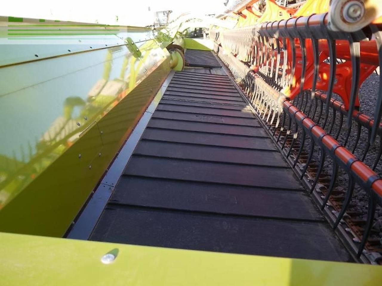 CLAAS convio 1380 - Heder za kombajn: slika CLAAS convio 1380 - Heder za kombajn CLAAS convio 1380 - Heder za kombajn: slika CLAAS convio 1380 - Heder za kombajn