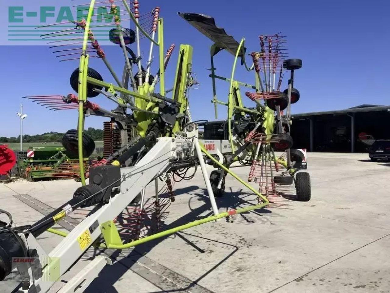 CLAAS liner 1750 - Prevrtač sijena/ Grabulje: slika CLAAS liner 1750 - Prevrtač sijena/ Grabulje CLAAS liner 1750 - Prevrtač sijena/ Grabulje: slika CLAAS liner 1750 - Prevrtač sijena/ Grabulje