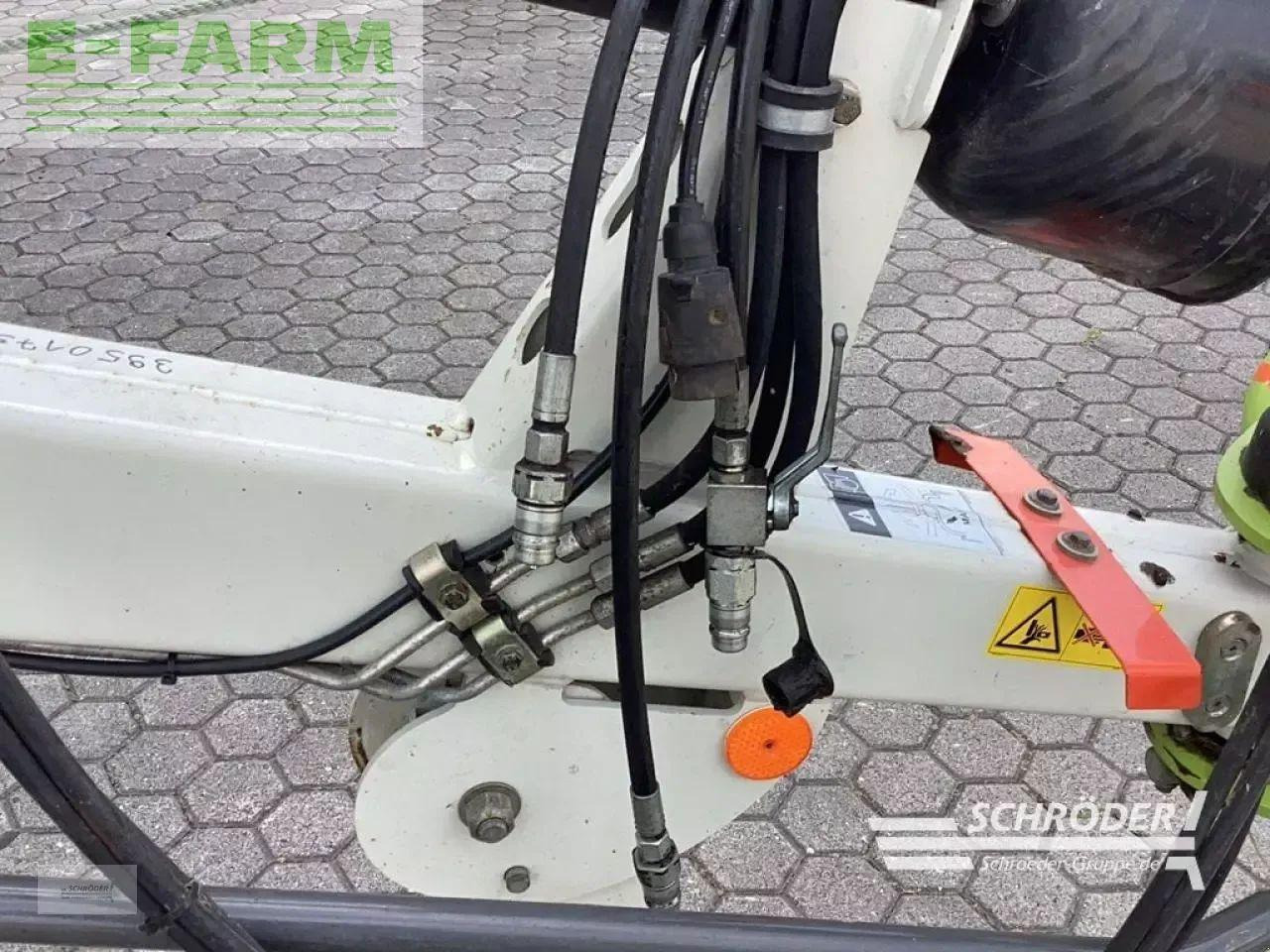 CLAAS liner 2800 - Prevrtač sijena/ Grabulje: slika CLAAS liner 2800 - Prevrtač sijena/ Grabulje CLAAS liner 2800 - Prevrtač sijena/ Grabulje: slika CLAAS liner 2800 - Prevrtač sijena/ Grabulje