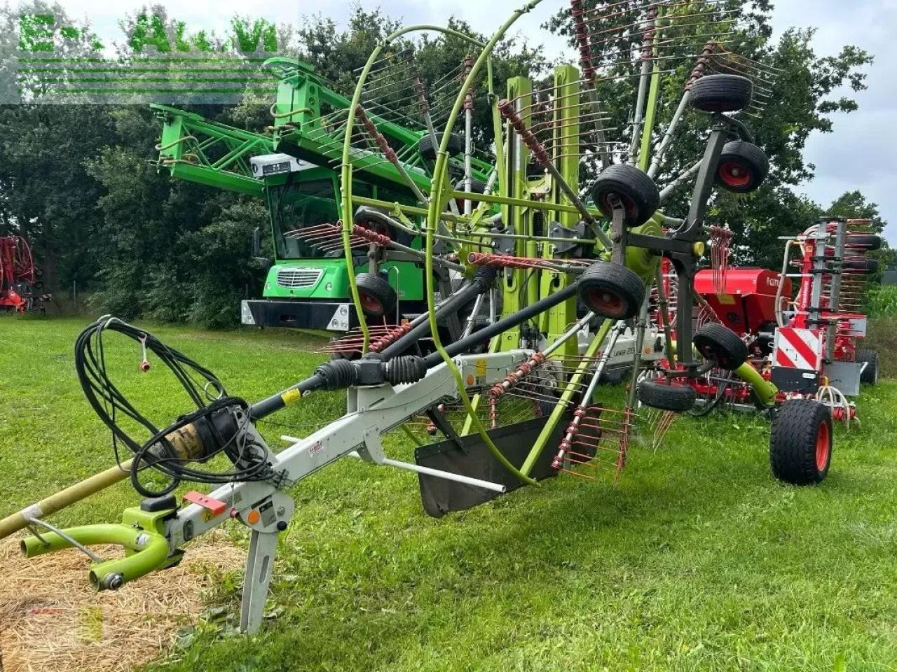 CLAAS liner 2800 - Prevrtač sijena/ Grabulje: slika CLAAS liner 2800 - Prevrtač sijena/ Grabulje CLAAS liner 2800 - Prevrtač sijena/ Grabulje: slika CLAAS liner 2800 - Prevrtač sijena/ Grabulje