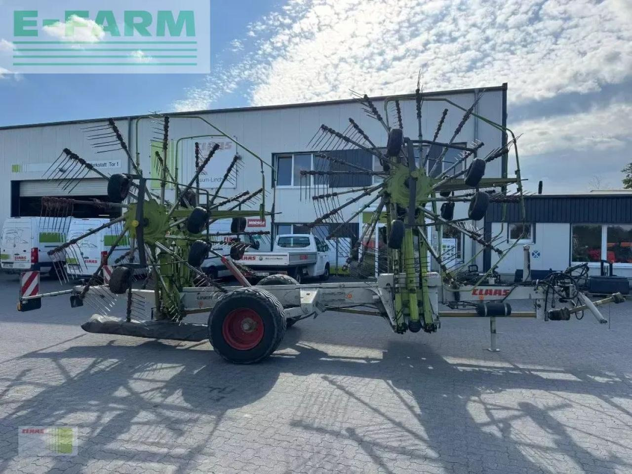 CLAAS liner 3600 - Prevrtač sijena/ Grabulje: slika CLAAS liner 3600 - Prevrtač sijena/ Grabulje CLAAS liner 3600 - Prevrtač sijena/ Grabulje: slika CLAAS liner 3600 - Prevrtač sijena/ Grabulje