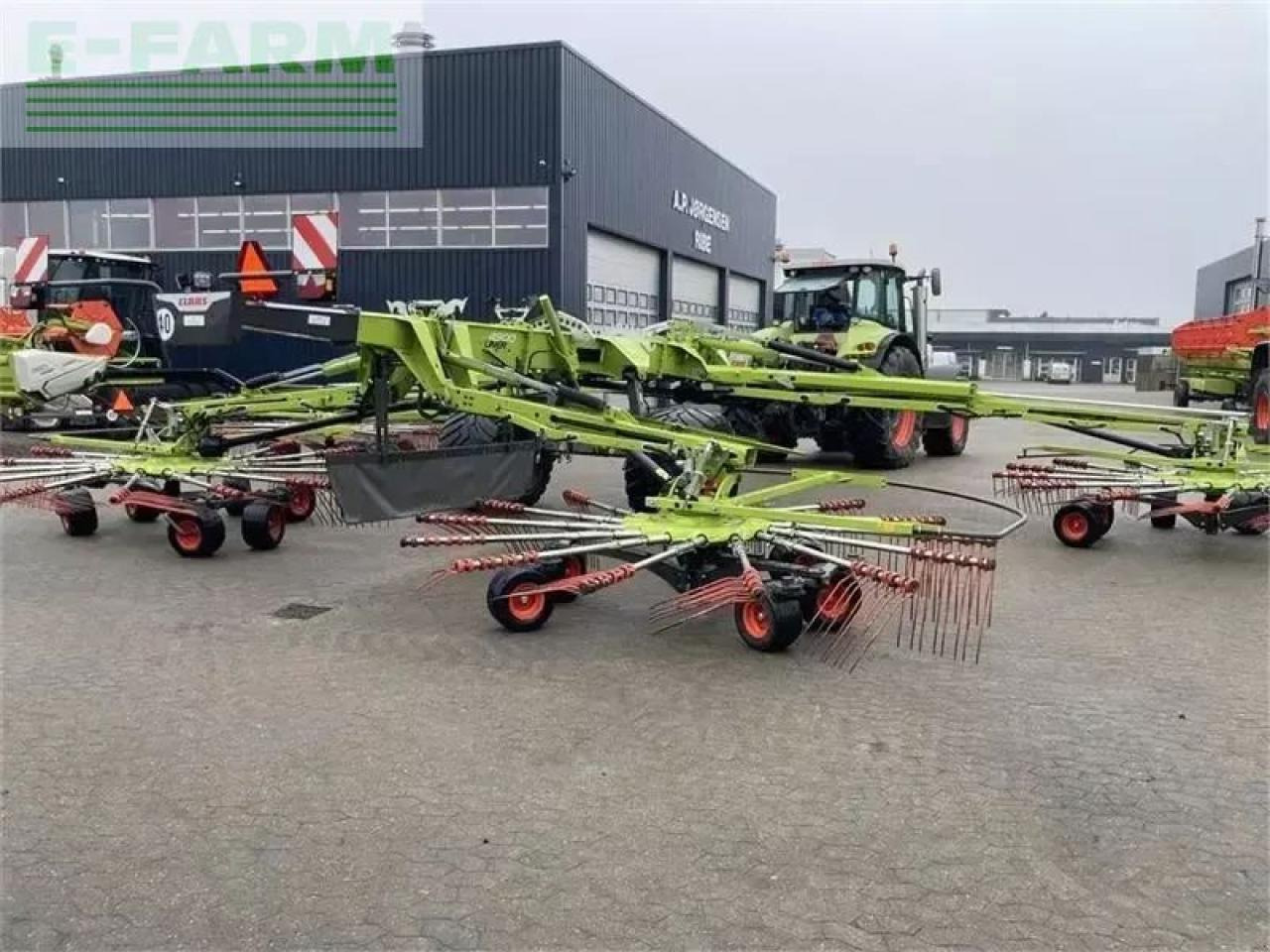 CLAAS liner 4900 - Prevrtač sijena/ Grabulje: slika CLAAS liner 4900 - Prevrtač sijena/ Grabulje CLAAS liner 4900 - Prevrtač sijena/ Grabulje: slika CLAAS liner 4900 - Prevrtač sijena/ Grabulje