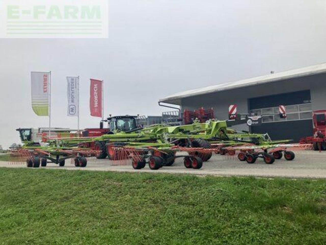 Prevrtač sijena/ Grabulje CLAAS liner 4900 business: slika Prevrtač sijena/ Grabulje CLAAS liner 4900 business