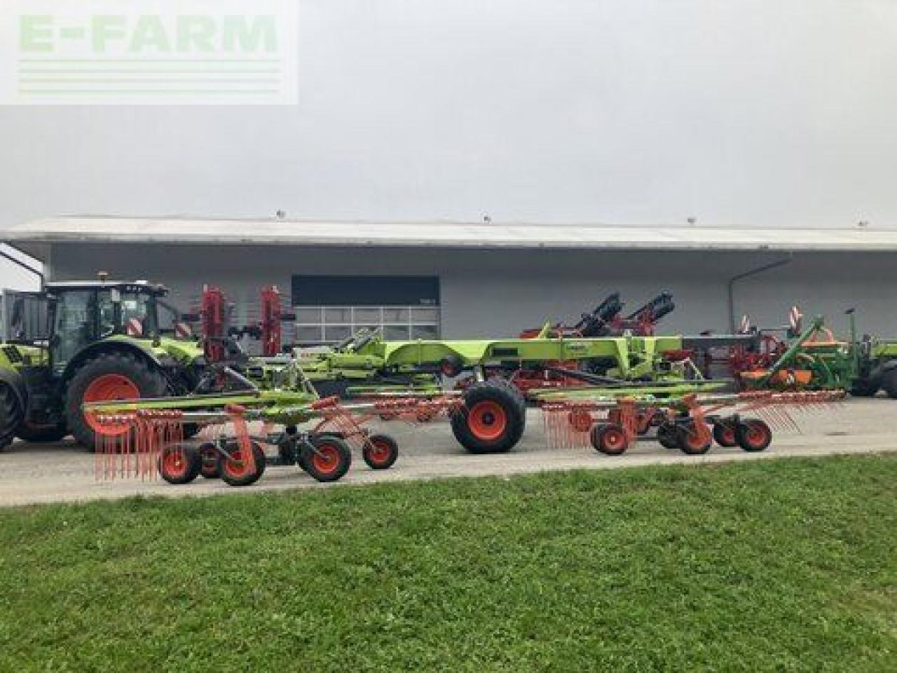 Prevrtač sijena/ Grabulje CLAAS liner 4900 business: slika Prevrtač sijena/ Grabulje CLAAS liner 4900 business