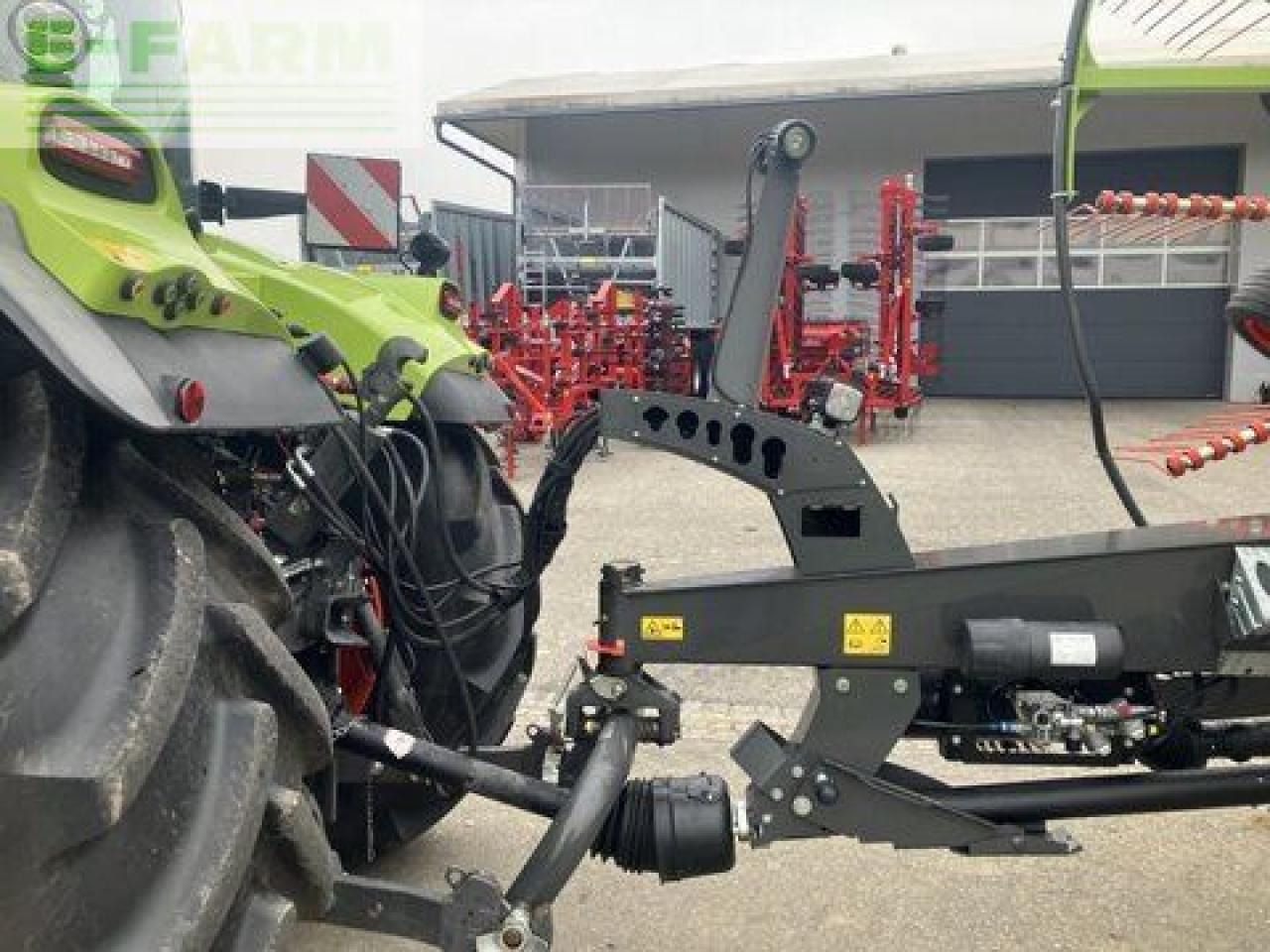 Prevrtač sijena/ Grabulje CLAAS liner 4900 business: slika Prevrtač sijena/ Grabulje CLAAS liner 4900 business