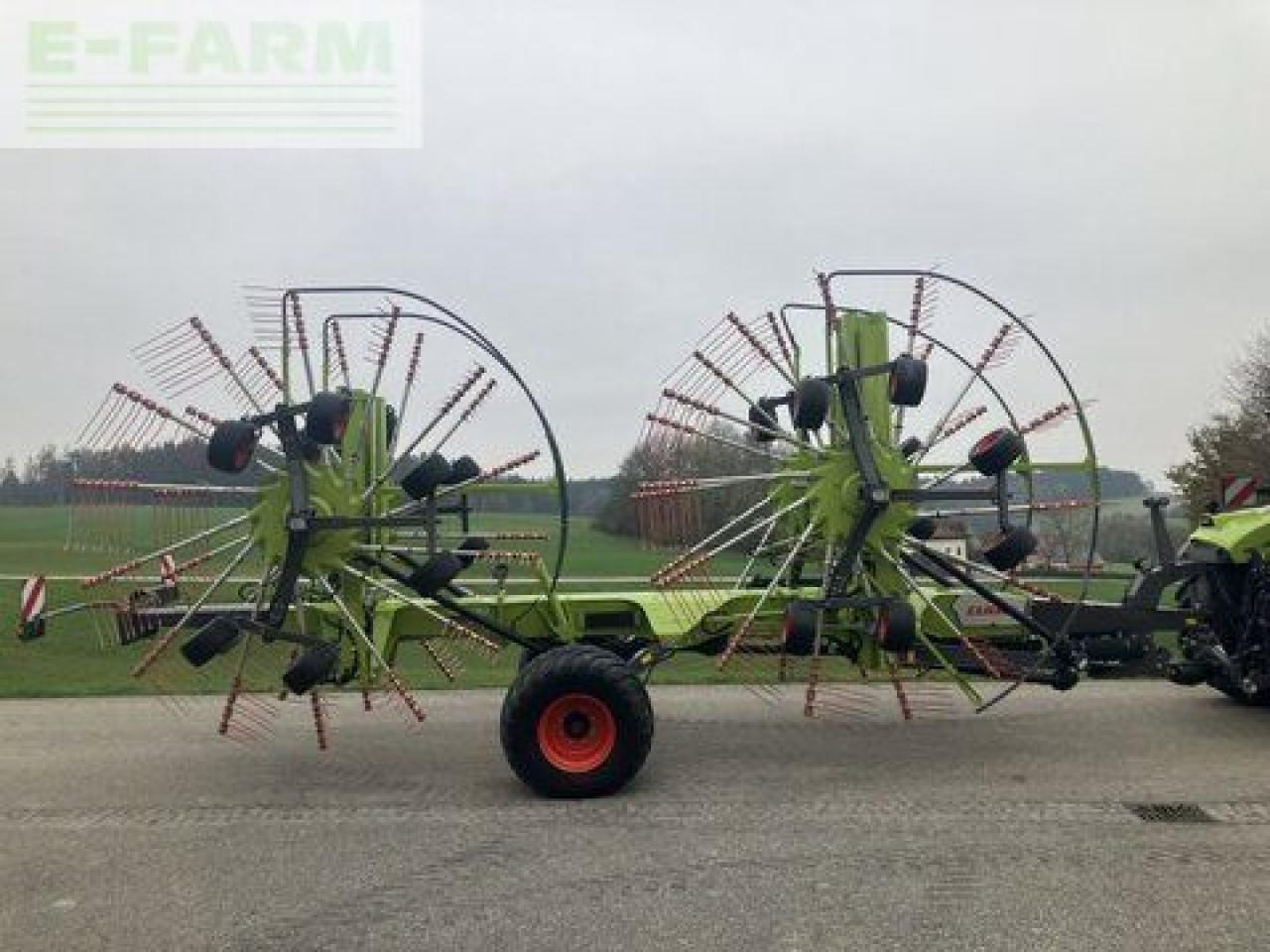 Prevrtač sijena/ Grabulje CLAAS liner 4900 business: slika Prevrtač sijena/ Grabulje CLAAS liner 4900 business