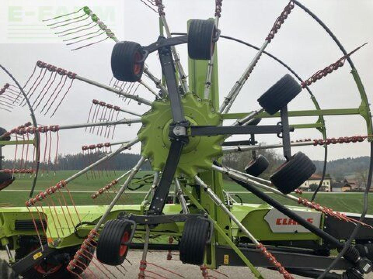 Prevrtač sijena/ Grabulje CLAAS liner 4900 business: slika Prevrtač sijena/ Grabulje CLAAS liner 4900 business