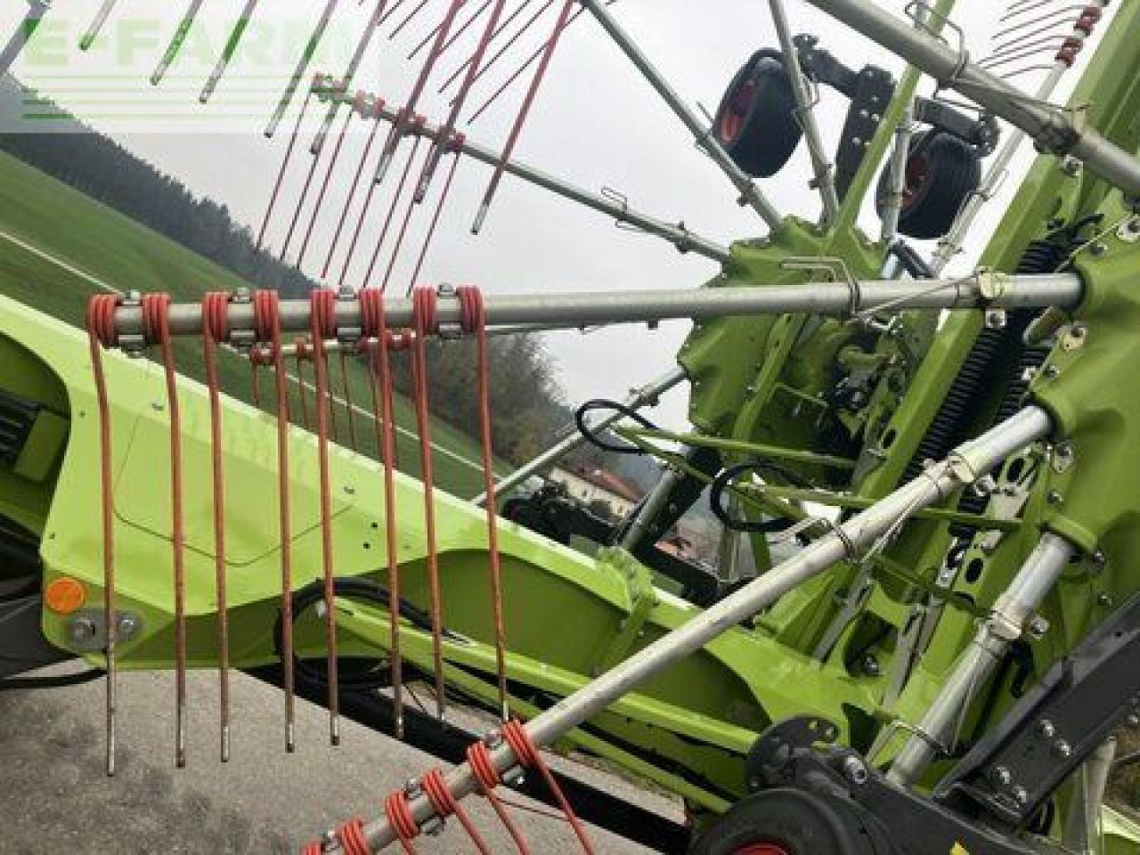 Prevrtač sijena/ Grabulje CLAAS liner 4900 business: slika Prevrtač sijena/ Grabulje CLAAS liner 4900 business