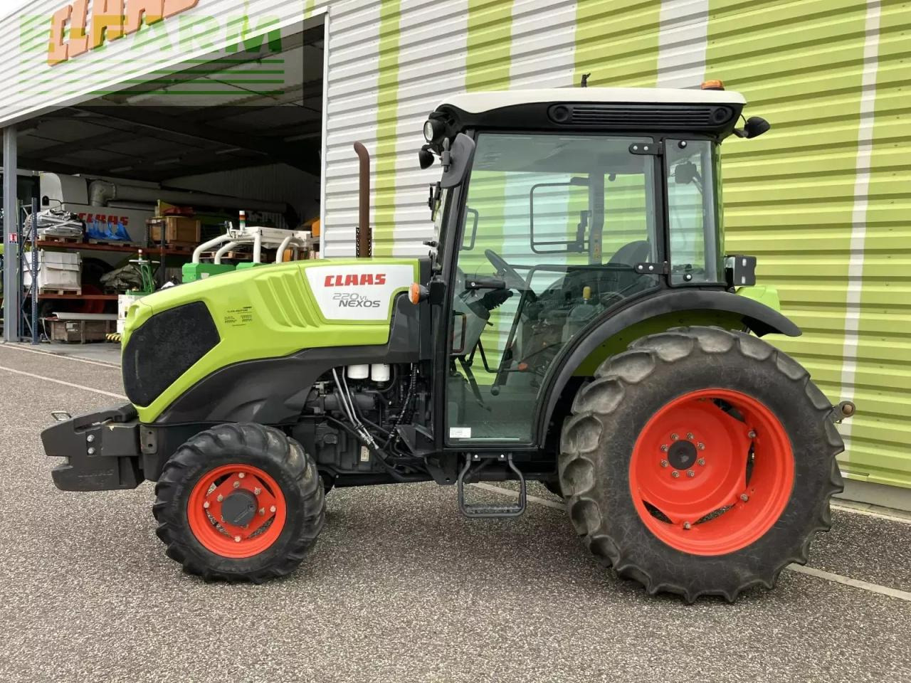 CLAAS nexos 220 vl cabine VL - Traktor: slika CLAAS nexos 220 vl cabine VL - Traktor CLAAS nexos 220 vl cabine VL - Traktor: slika CLAAS nexos 220 vl cabine VL - Traktor