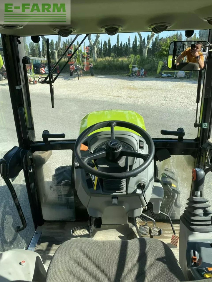 CLAAS nexos 230 m tradition - Traktor: slika CLAAS nexos 230 m tradition - Traktor CLAAS nexos 230 m tradition - Traktor: slika CLAAS nexos 230 m tradition - Traktor