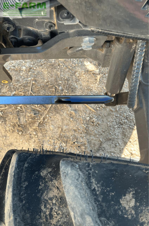 CLAAS nexos 240 l cabine - Traktor: slika CLAAS nexos 240 l cabine - Traktor CLAAS nexos 240 l cabine - Traktor: slika CLAAS nexos 240 l cabine - Traktor