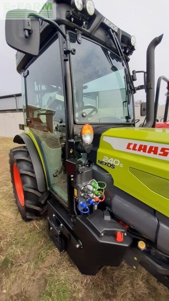 CLAAS nexos 240s - Traktor: slika CLAAS nexos 240s - Traktor CLAAS nexos 240s - Traktor: slika CLAAS nexos 240s - Traktor