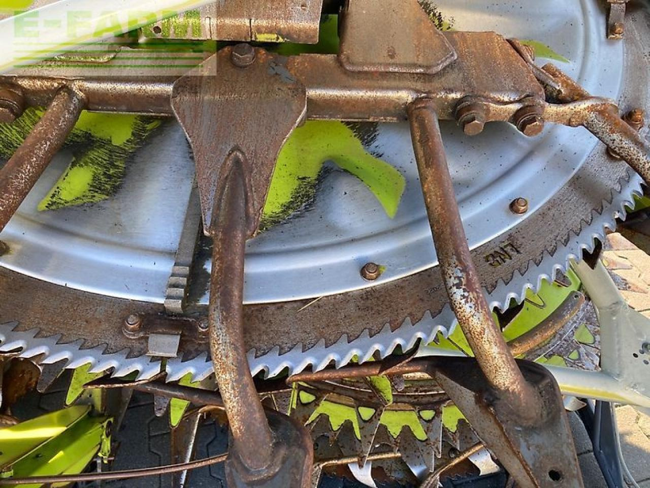 Priključak za silažni kombajn CLAAS orbis 750: slika Priključak za silažni kombajn CLAAS orbis 750