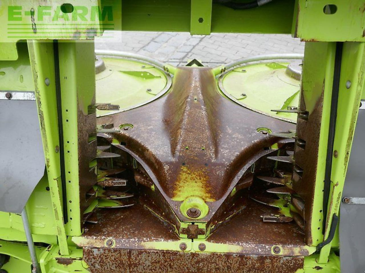 Priključak za silažni kombajn CLAAS orbis 750 transportsystem: slika Priključak za silažni kombajn CLAAS orbis 750 transportsystem