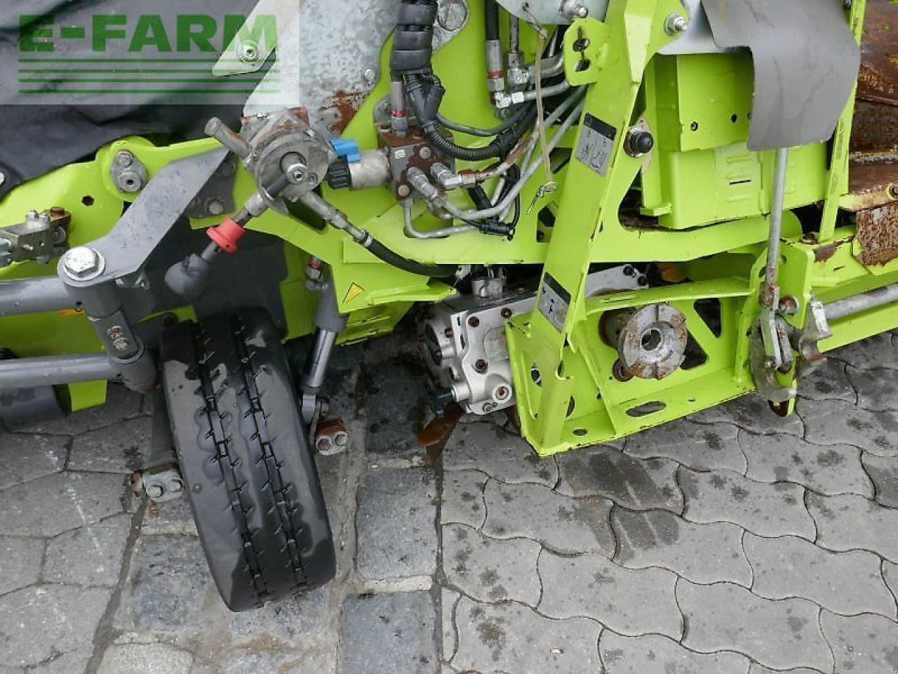 Priključak za silažni kombajn CLAAS orbis 750 transportsystem: slika Priključak za silažni kombajn CLAAS orbis 750 transportsystem