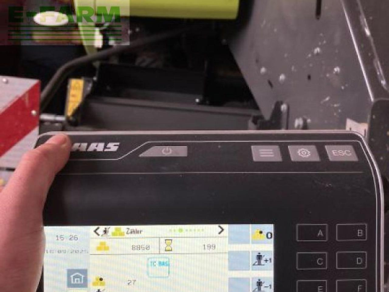 CLAAS quadrant 5200 fc tandem - Kvadratna balirka: slika CLAAS quadrant 5200 fc tandem - Kvadratna balirka CLAAS quadrant 5200 fc tandem - Kvadratna balirka: slika CLAAS quadrant 5200 fc tandem - Kvadratna balirka