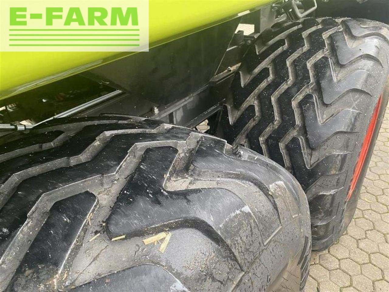 Kvadratna balirka CLAAS quadrant 5200 fc tandem evo: slika Kvadratna balirka CLAAS quadrant 5200 fc tandem evo