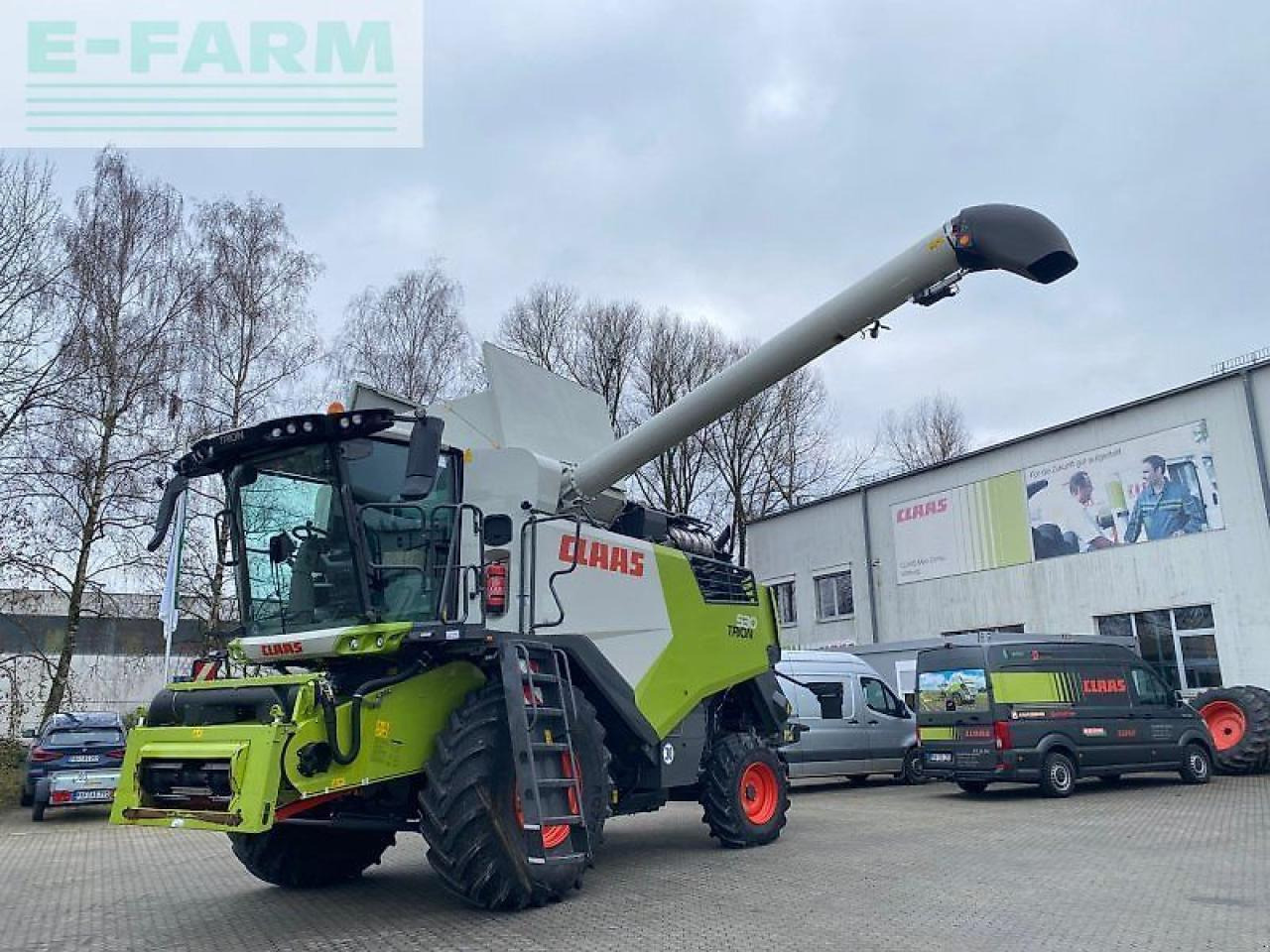 CLAAS trion 530 mit sw v 680 - Kombajn za žetvu: slika CLAAS trion 530 mit sw v 680 - Kombajn za žetvu CLAAS trion 530 mit sw v 680 - Kombajn za žetvu: slika CLAAS trion 530 mit sw v 680 - Kombajn za žetvu
