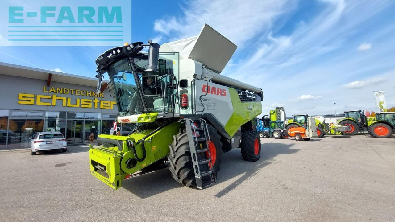 CLAAS trion 730 - Kombajn za žetvu: slika CLAAS trion 730 - Kombajn za žetvu CLAAS trion 730 - Kombajn za žetvu: slika CLAAS trion 730 - Kombajn za žetvu