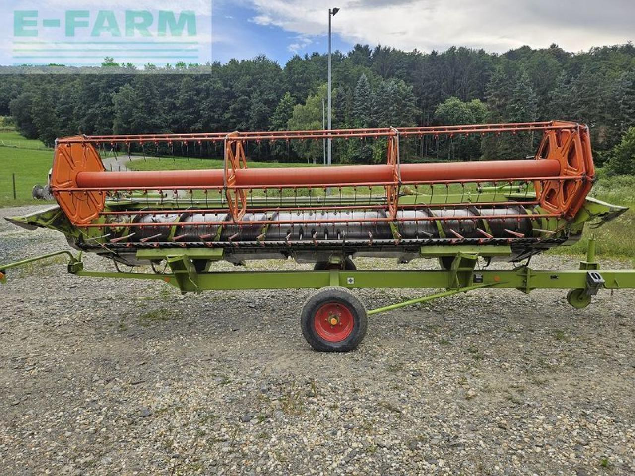 CLAAS v540 vario + transportwagen - Heder za kombajn: slika CLAAS v540 vario + transportwagen - Heder za kombajn CLAAS v540 vario + transportwagen - Heder za kombajn: slika CLAAS v540 vario + transportwagen - Heder za kombajn