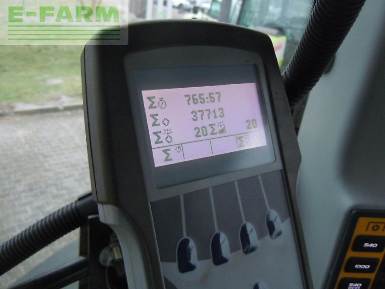CLAAS variant 360 rc pro - Kvadratna balirka: slika CLAAS variant 360 rc pro - Kvadratna balirka CLAAS variant 360 rc pro - Kvadratna balirka: slika CLAAS variant 360 rc pro - Kvadratna balirka