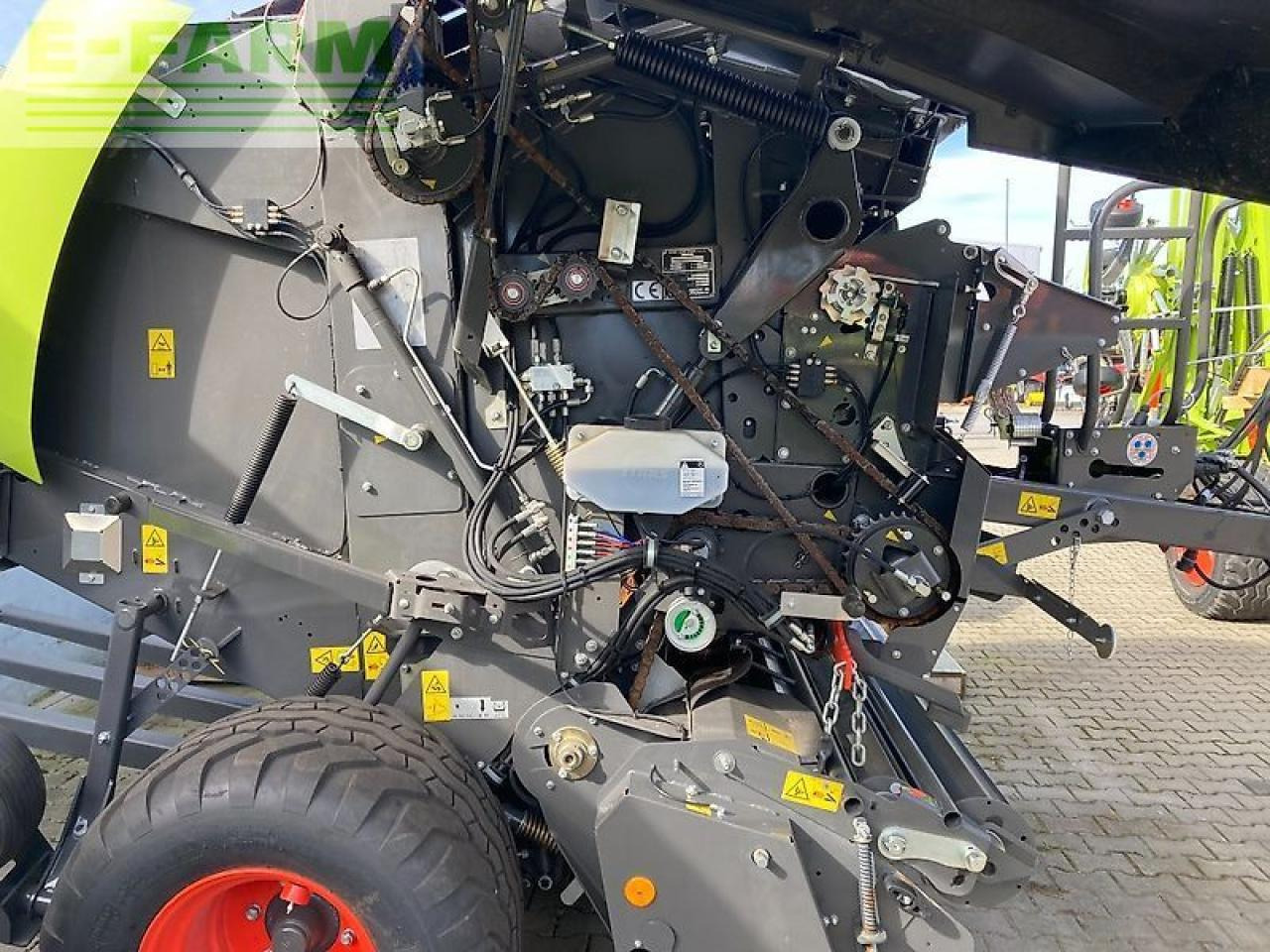 CLAAS variant 460 rc pro - variable rundballenpresse - Kvadratna balirka: slika CLAAS variant 460 rc pro - variable rundballenpresse - Kvadratna balirka CLAAS variant 460 rc pro - variable rundballenpresse - Kvadratna balirka: slika CLAAS variant 460 rc pro - variable rundballenpresse - Kvadratna balirka